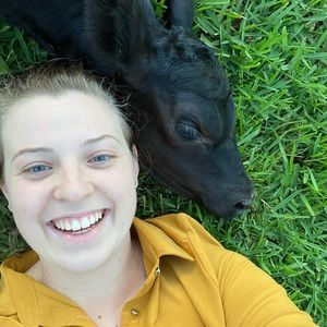 Meet your Posher, Lara